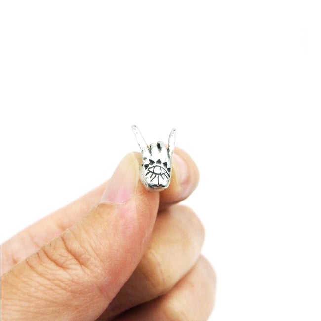 Y親手做的！純銀惡魔Y手耳環 (單隻)- 限量50個！