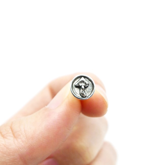 Y親手做的！純銀蘑菇小耳環！  (單隻)- 限量50個！