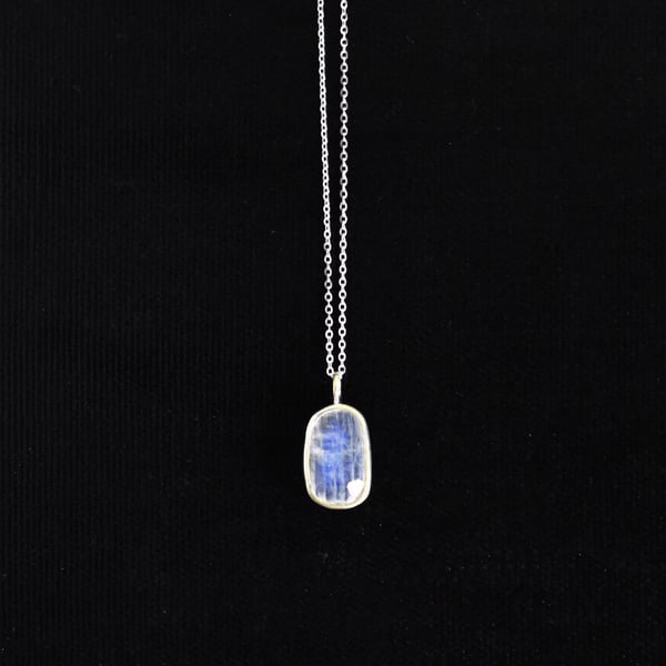 Image of Rainbow Moonstone mixed cut silver necklace