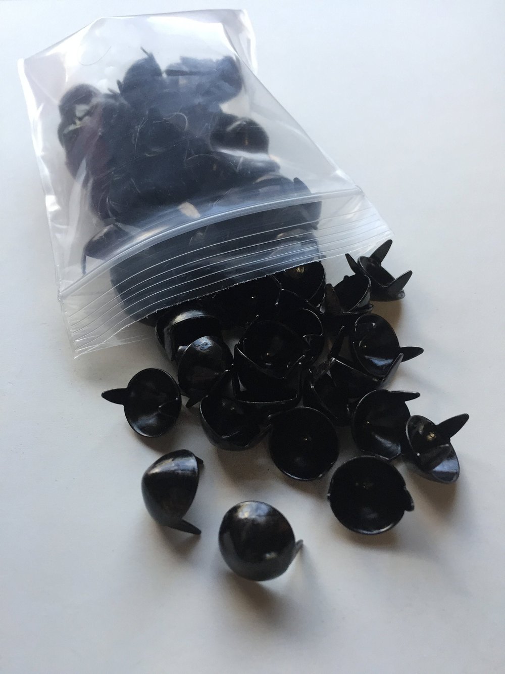 Set of 100 Black 1/2 inch Conical Cone Studs