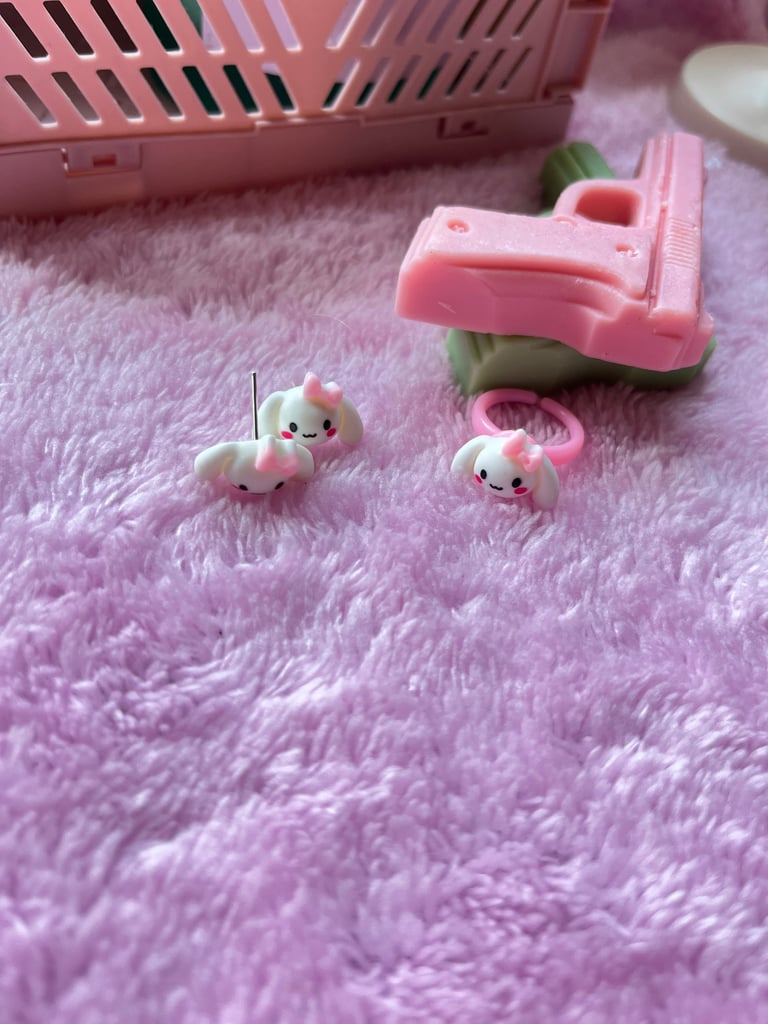 Pink Puppy Ring and Earring Set Image 3