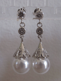 Image 2 of Kate Middleton Duchess of Cambridge Inspired Replikate Princess Diana Pearl Drop Crystal Earrings