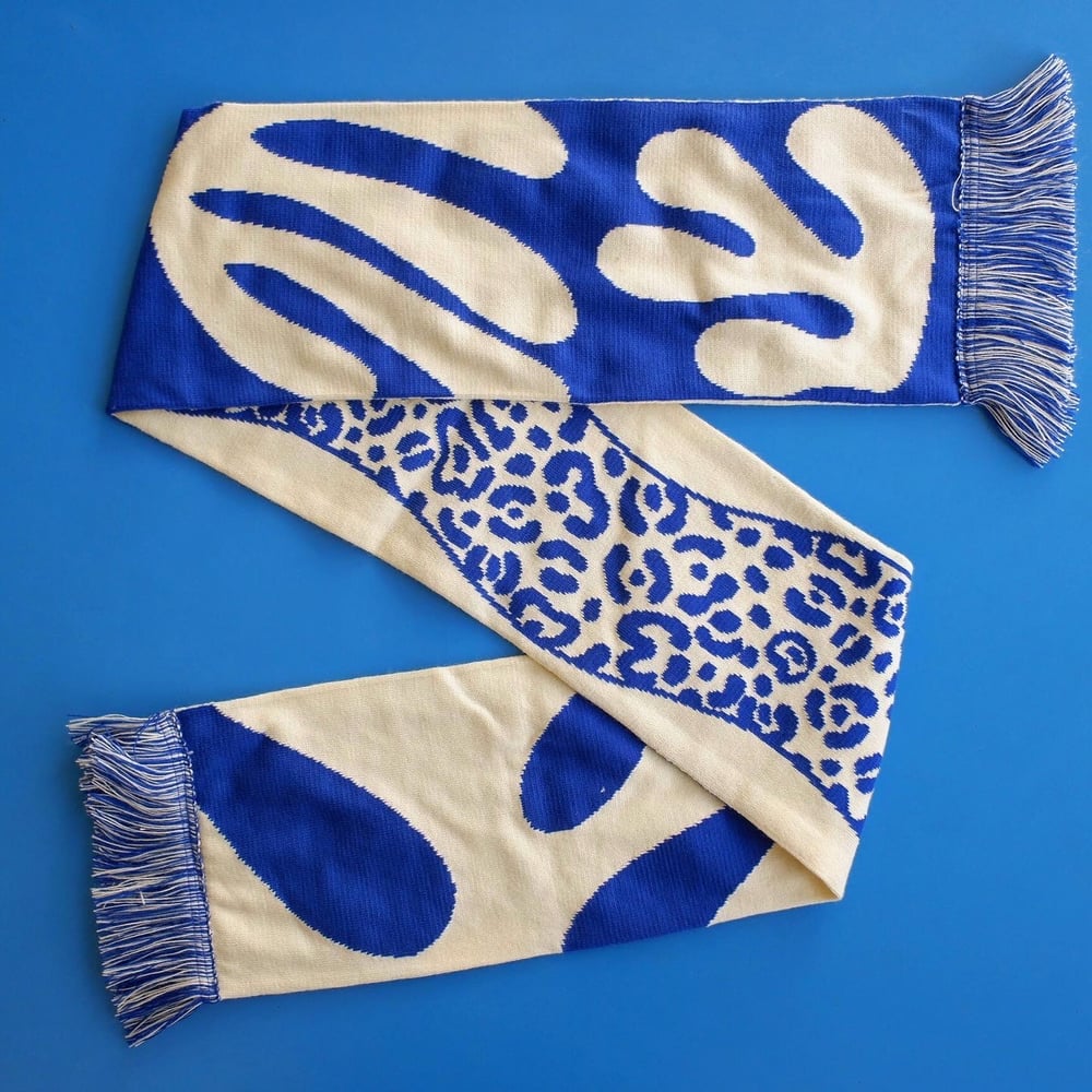 MAJORELLE BLUE AND OFF WHITE SCARF 