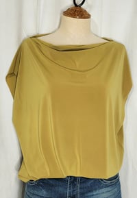 Image 5 of Amber Green Tugger top (short sleeve)