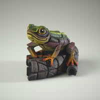 Image 2 of Edge Sculpture "African Frog (Rainbow Green)"