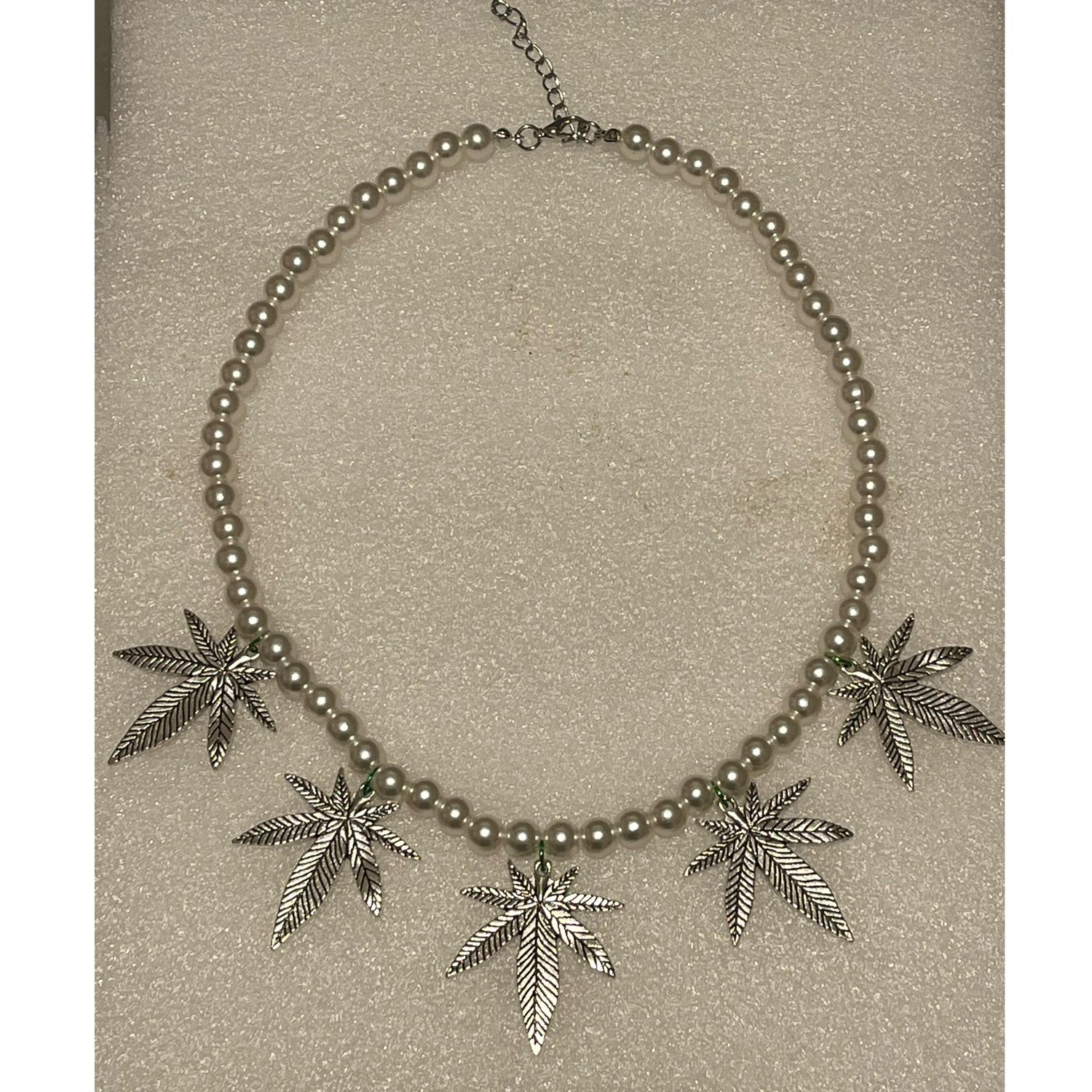 Image of Canna Pearl Necklace 