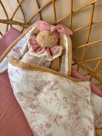 Image 5 of COUVERTURE IMPRIMÉ JOUY ROSE FOURRURE AU CHOIX