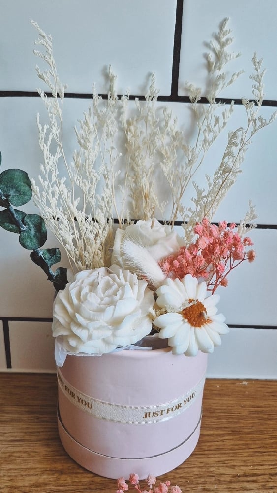 Blush Bloom Candle Bouquet Image 2