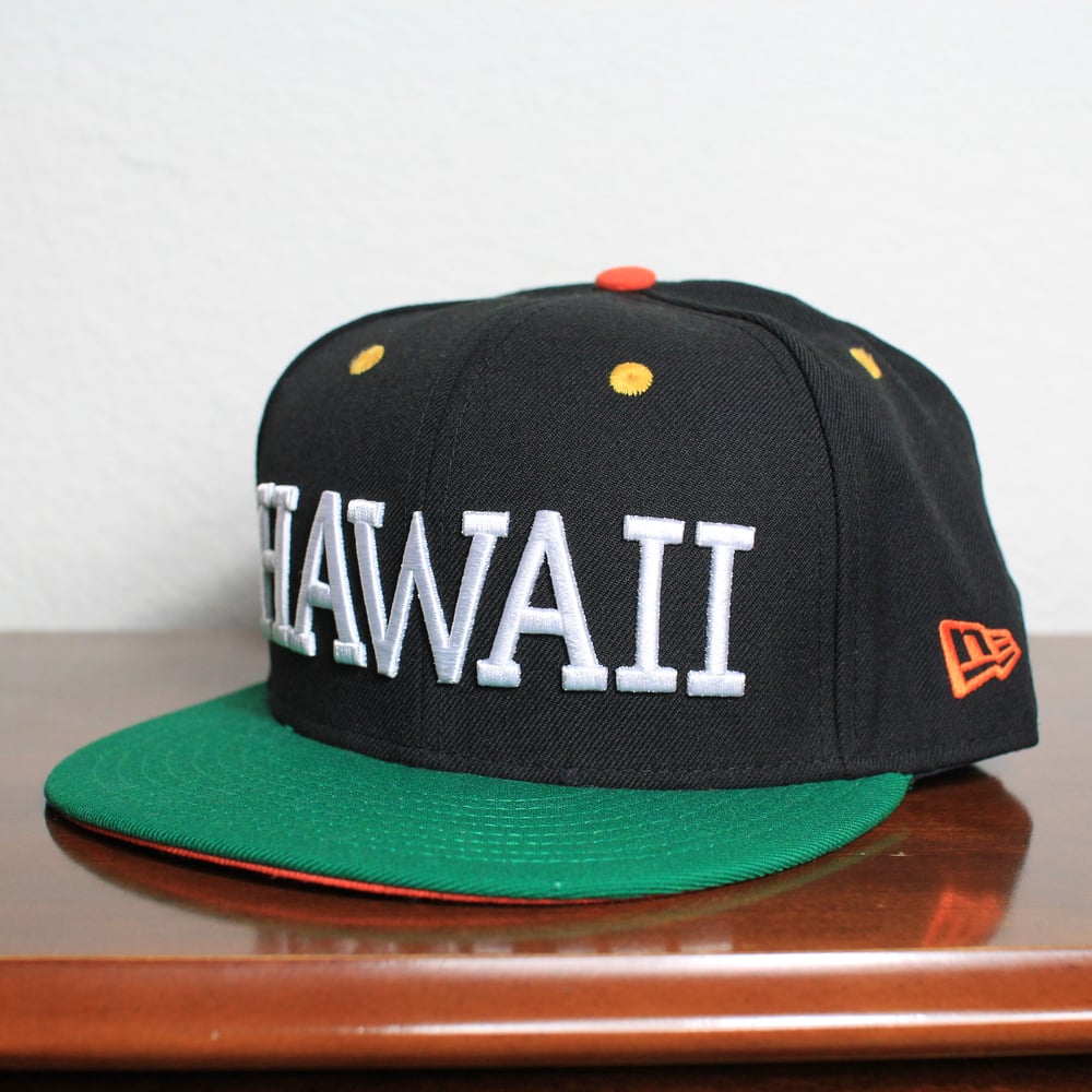 Fitted Hawaii Aina Black/Green Snapback