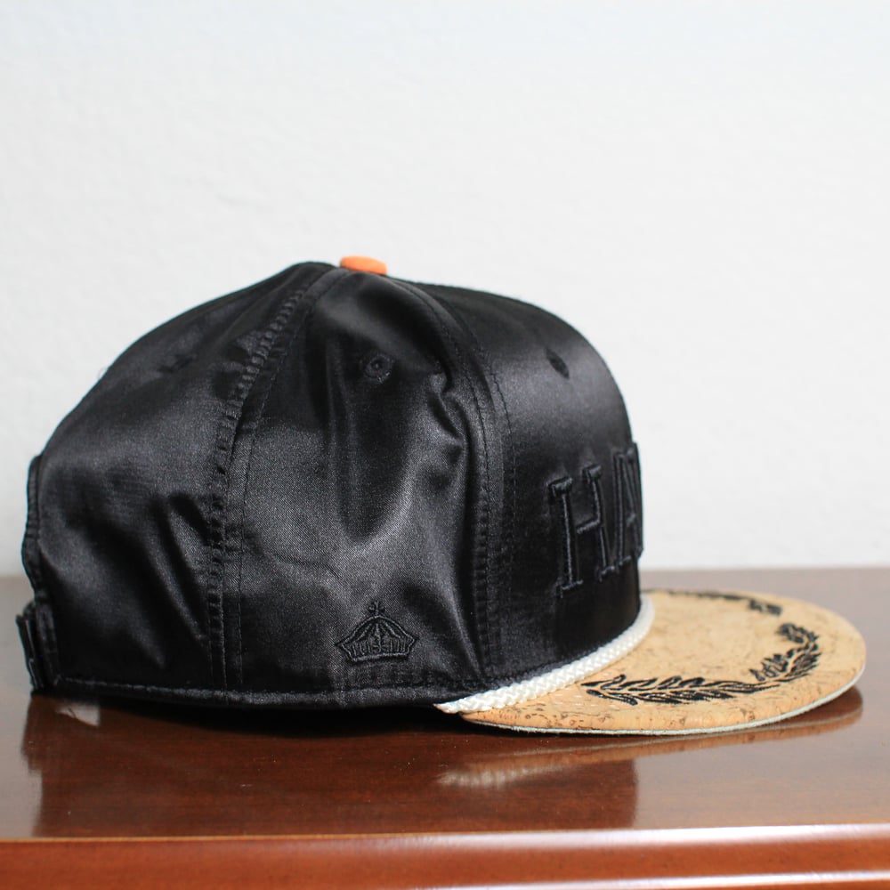 Image of Fitted Hawaii Satin Black/Cork Velcroback