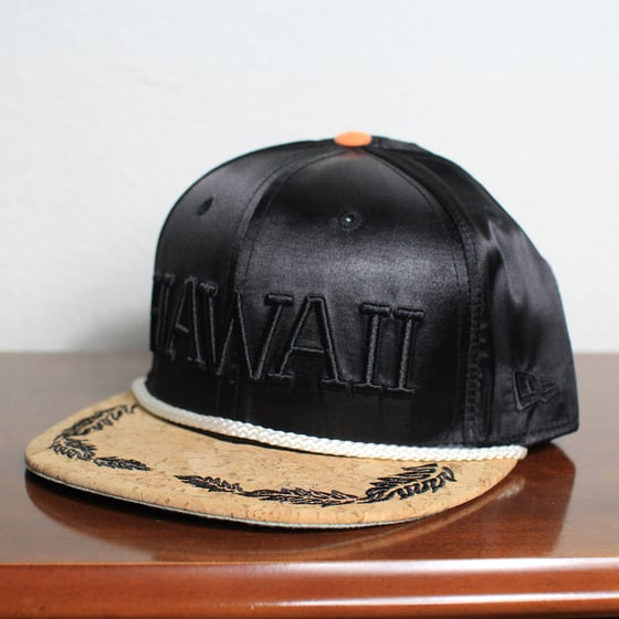Image of Fitted Hawaii Satin Black/Cork Velcroback