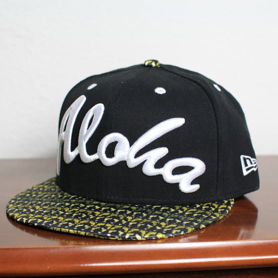 Image of Fitted Hawaii Aloha Black/Assorted Fitted 7 1/2