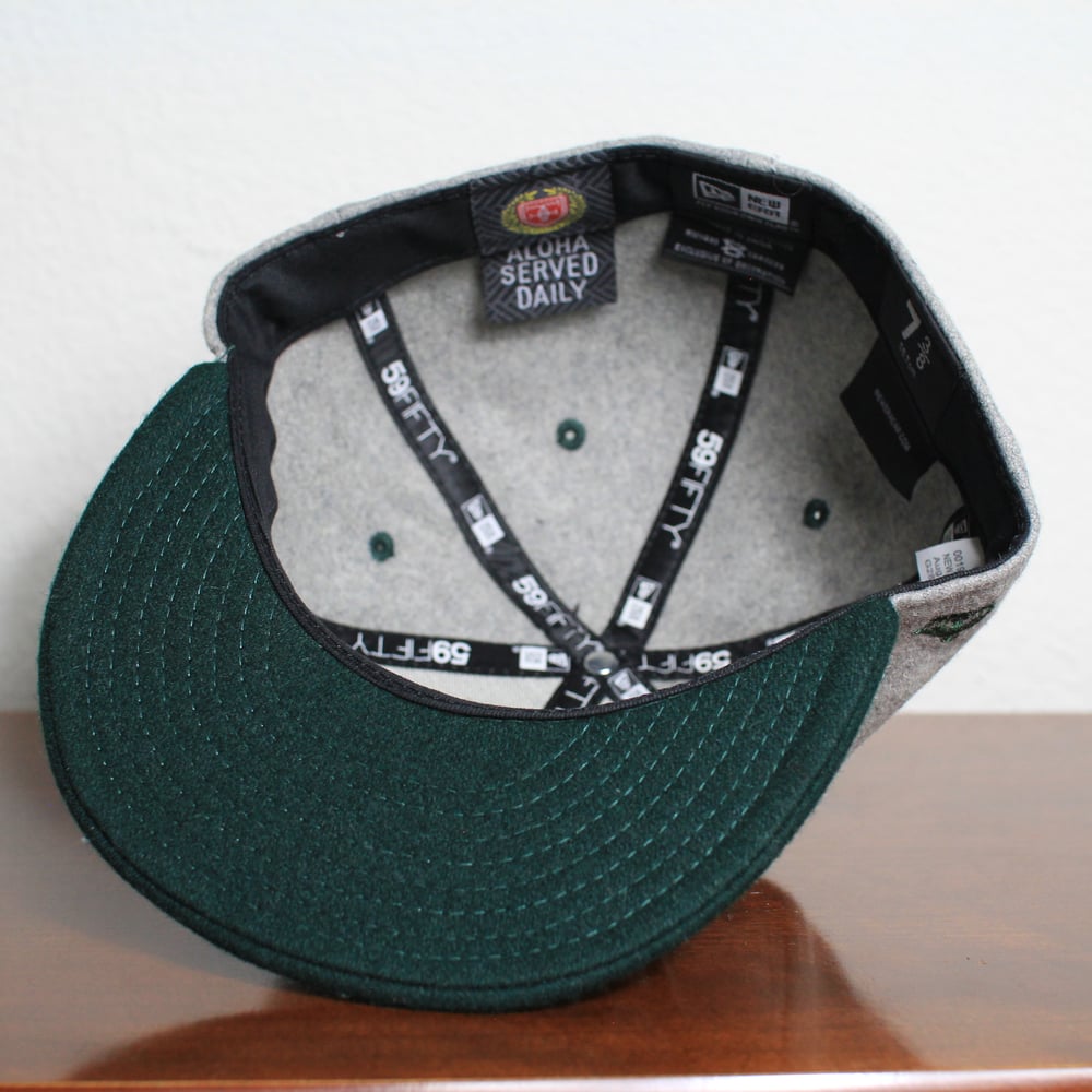 Image of Fitted Hawaii Aloha Wool Gray/Green Fitted 7 3/8