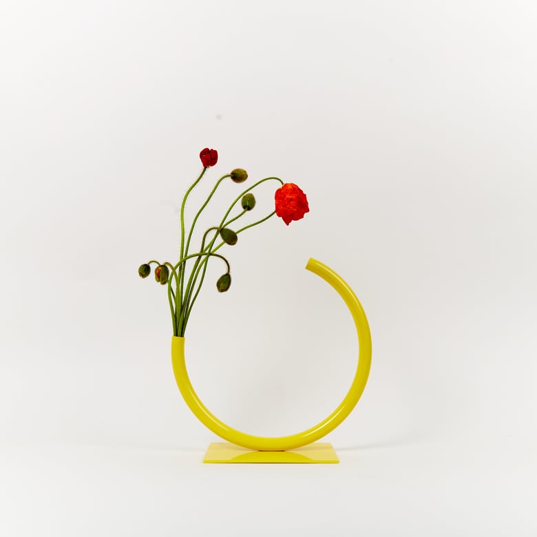 Image of Small Edging Over Vase - Yellow