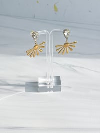 Image 3 of The Teahl Earring