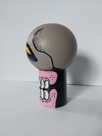 Image 2 of Grey Skull (vase)