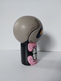 Image 3 of Grey Skull (vase)