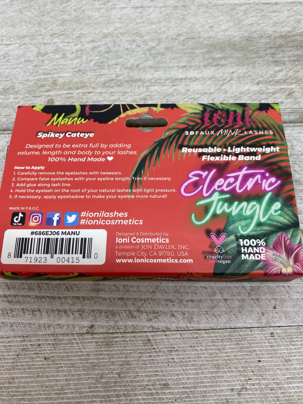 MANU Spikey Cateye IONI lashes