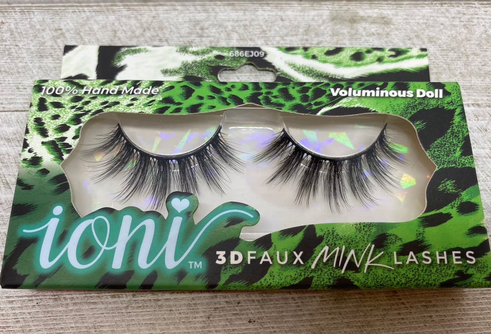 DAINTREE IONI voluminous doll lashes 