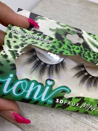 Image 2 of DAINTREE IONI voluminous doll lashes 