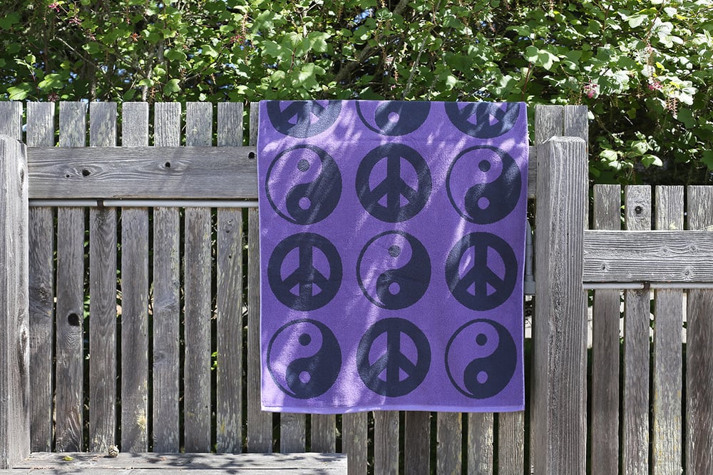 Image of Yin Yang Towel <div>Pansy–Navy</div>