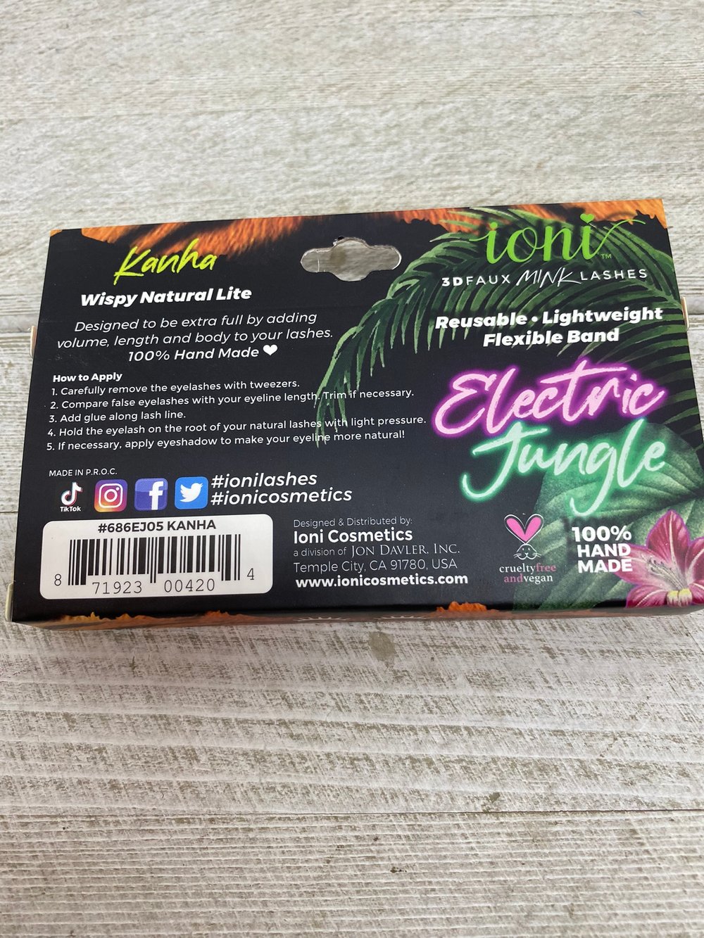 KANHA IONI wispy natural light lashes