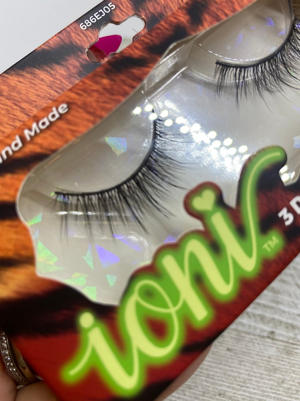 KANHA IONI wispy natural light lashes  