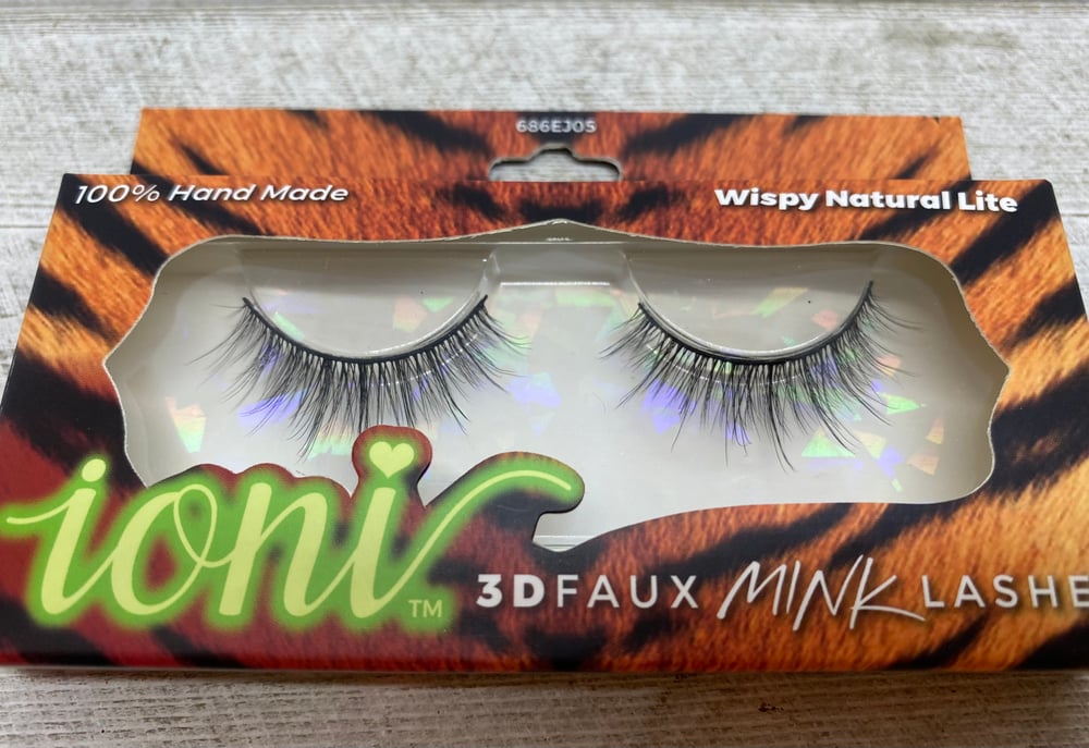 KANHA IONI wispy natural light lashes  