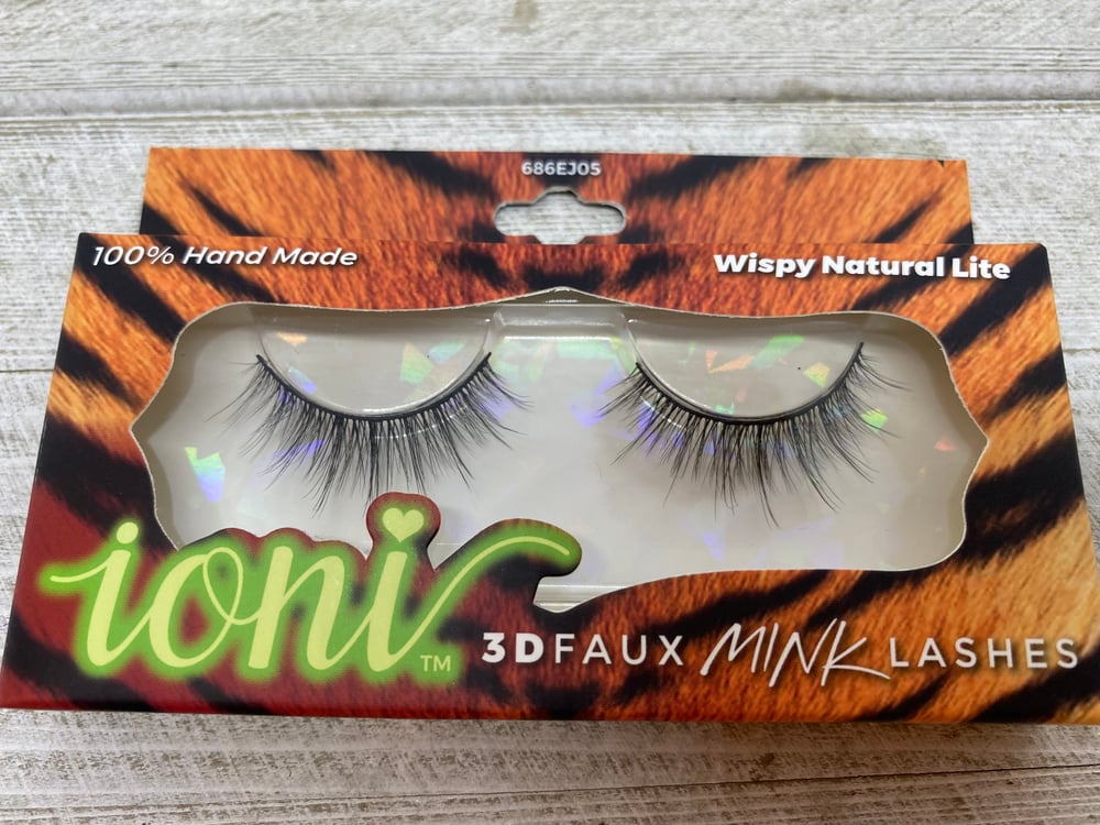 KANHA IONI wispy natural light lashes  