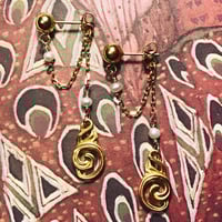 Image 3 of NUAGES BAROQUE Earring - Uchain + Pearls