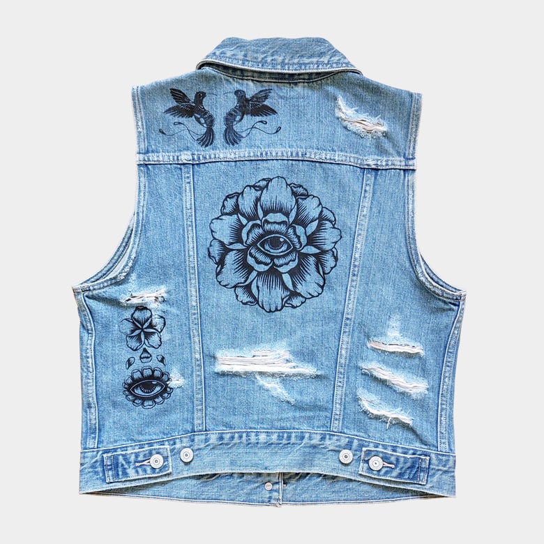 Image of Levis Flowery Gilet