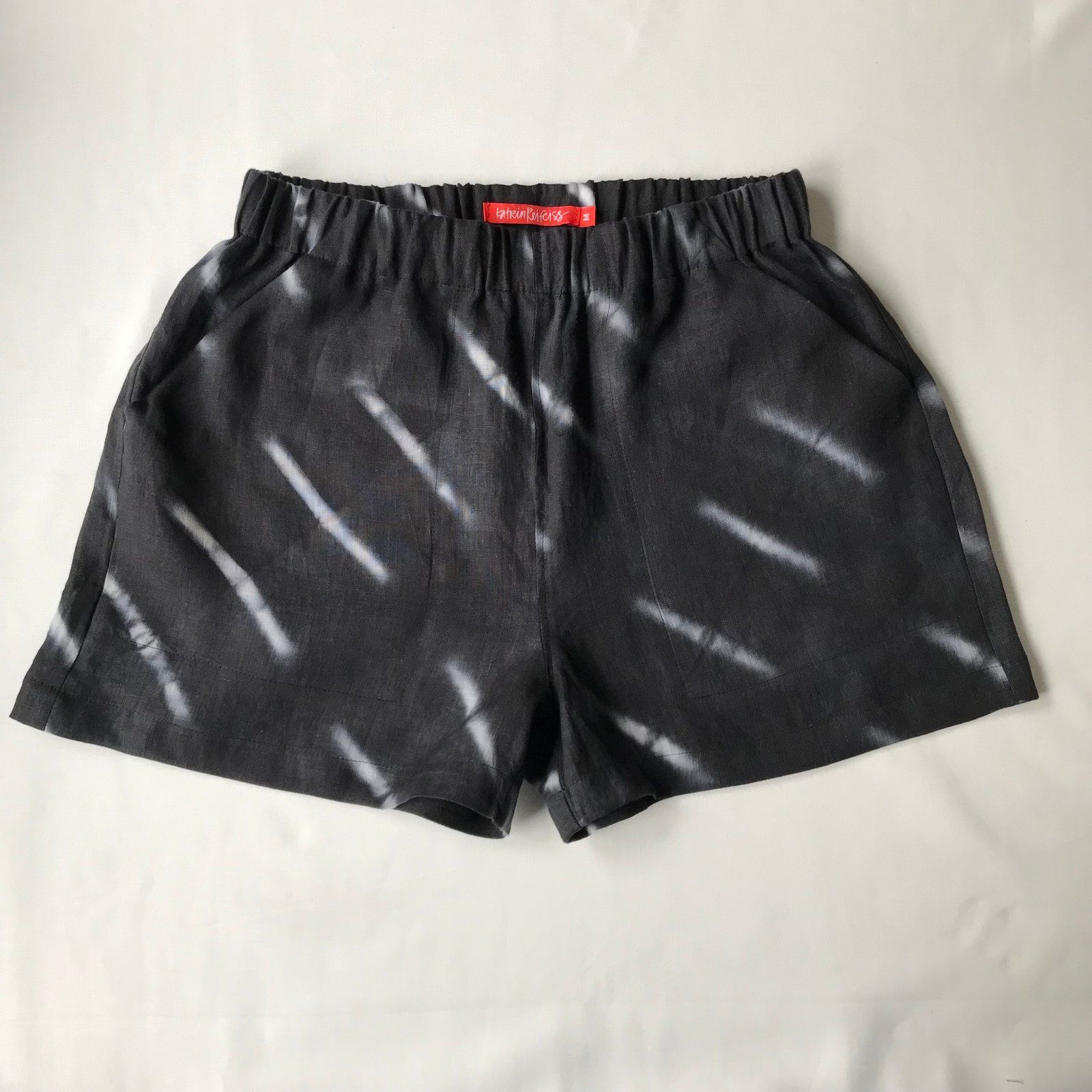 ON SALE - THE HICKS SHORT Dash Pattern in Black | Katrin Reifeiss