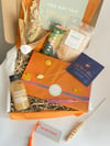 MOTHERZING GIFT BOX.