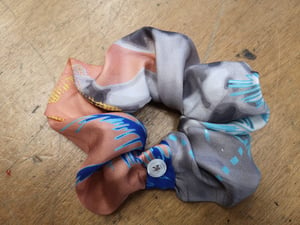 Image of Chouchous en soie (pièce unique), upcyclé de nos foulards