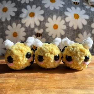 Image of Mini Crochet Fluffy Bee Plush