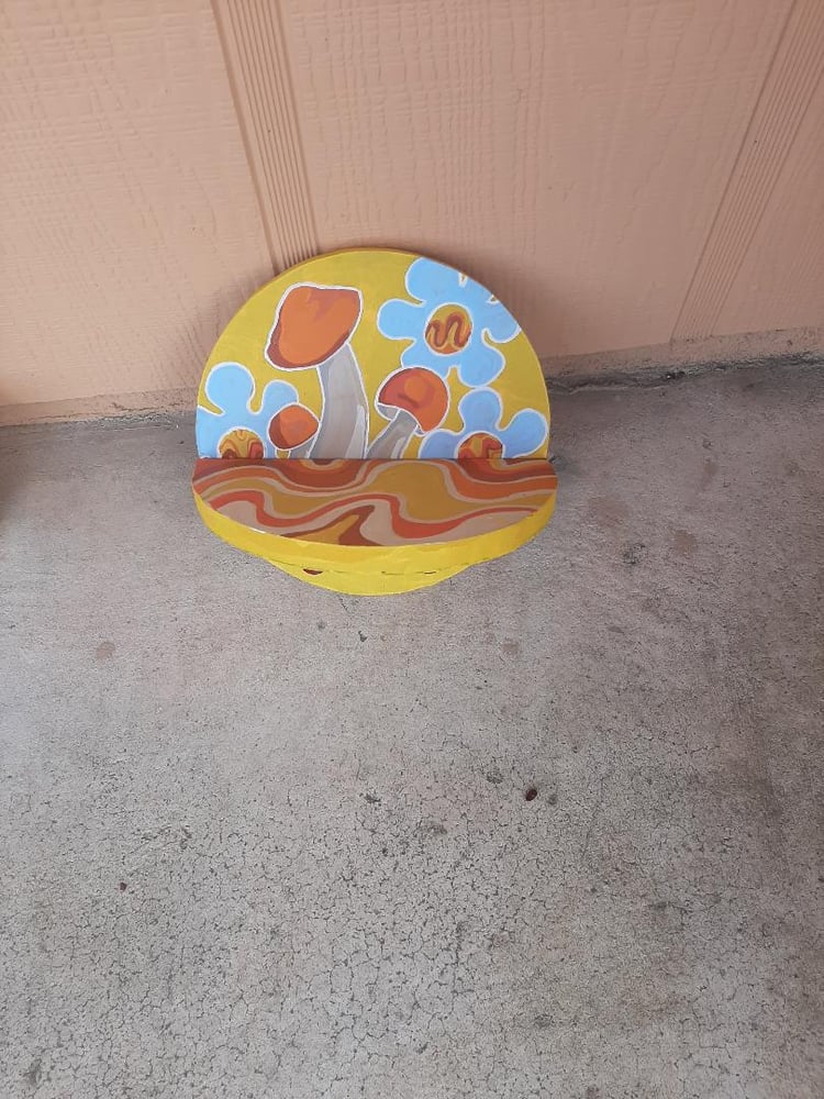 Image of Mushroom shelf 