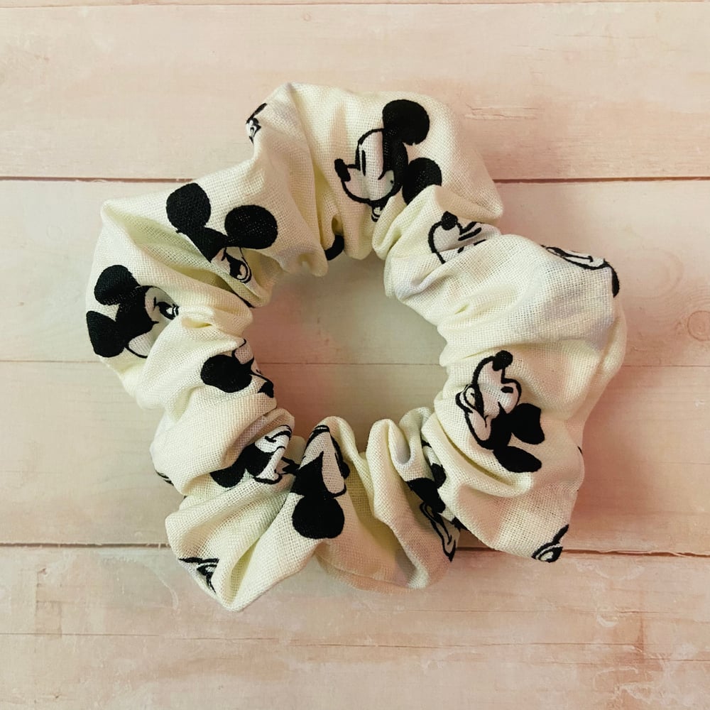 Image of Mouse Scrunchie