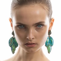 Image 3 of DREAM GLITTER / PLISSÉ  Green Earring