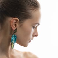 Image 4 of DREAM GLITTER / PLISSÉ  Green Earring