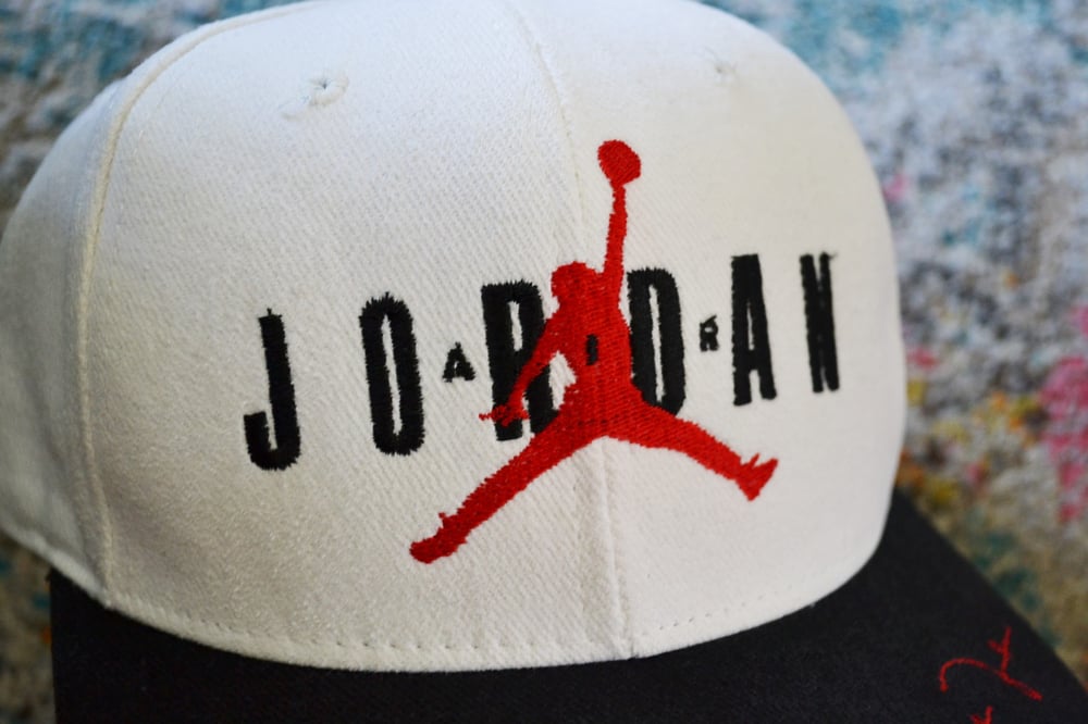 Image of Vintage 1990's Nike Air Jordan White & Black Auto Brim Snapback Hat