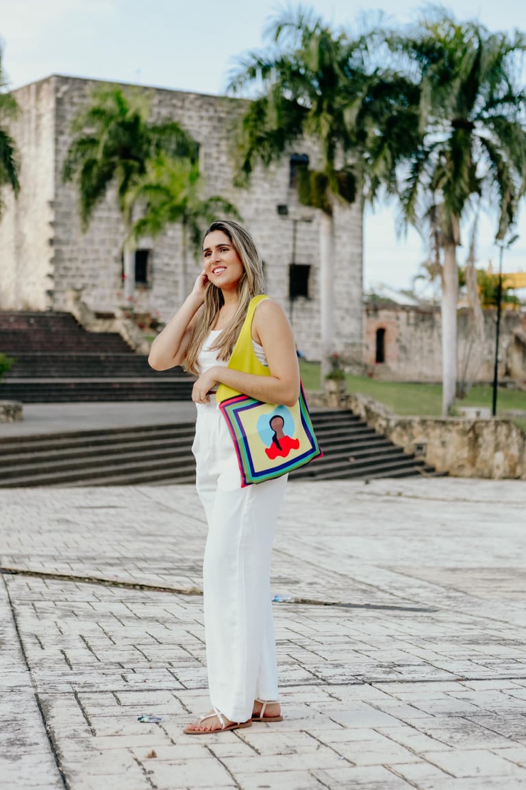 Dominican Faceless doll bag