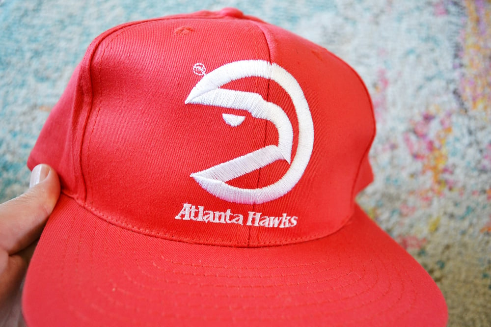 Image of Vintage 1990's Atlanta Hawks Drew Pearson Plain Logo Snapback Hat