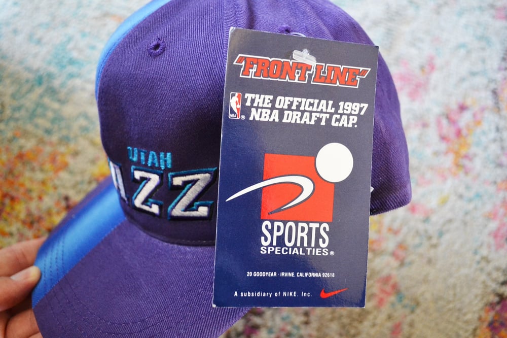 VTG 90'S UTAH JAZZ Throwback Logo Snapback Hat Purple NBA Sports  Specialties Cap