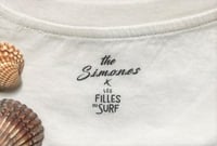 Image 5 of T-SHIRT PLAGE - THE SIMONES X LES FILLES DU SURF