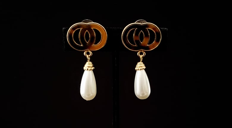 Image of Pearl & Marbleized Pierced Earrings 