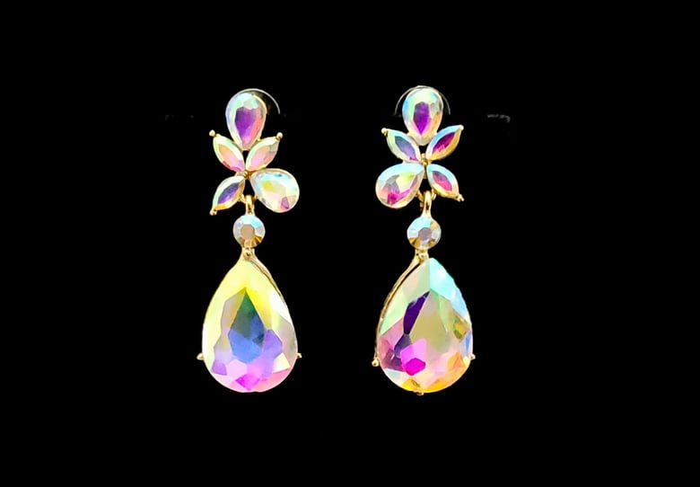 Image of Iridescent Beauty Pierced Earrings 