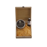 Image 4 of Shaving Cream + Shaving Oil Gift Box