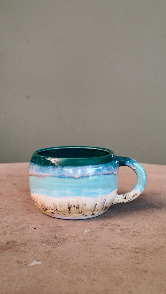 Image of Ombak Round Mug