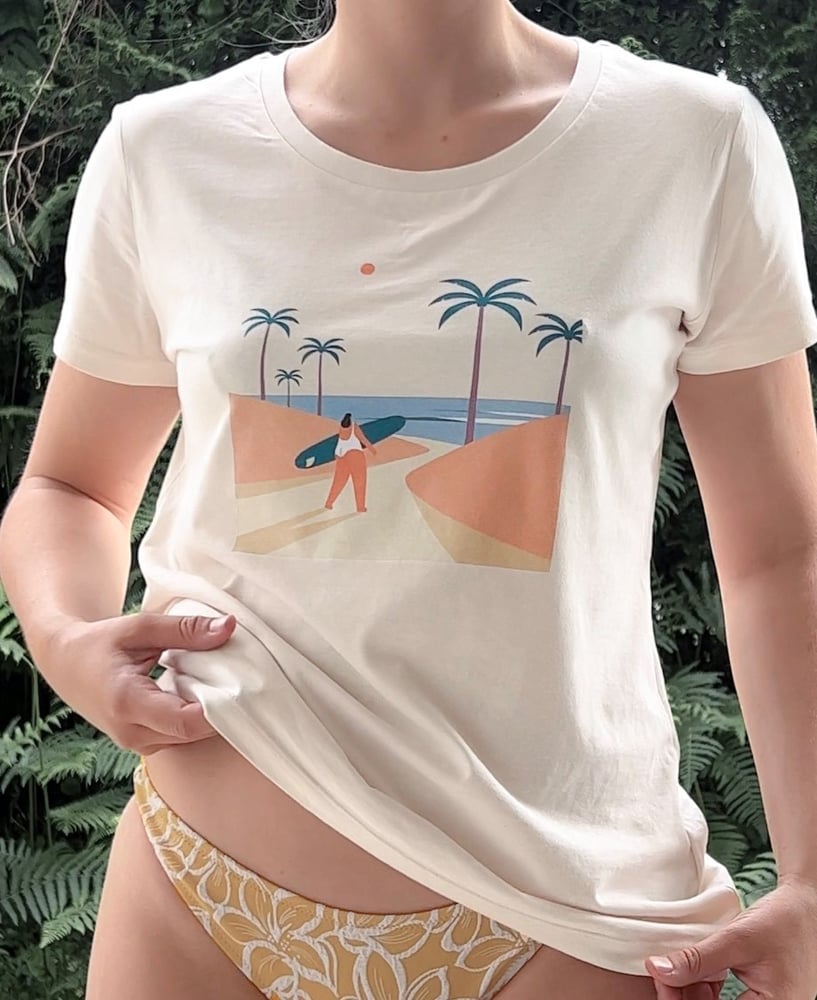 Image of T-SHIRT PLAGE - THE SIMONES X LES FILLES DU SURF
