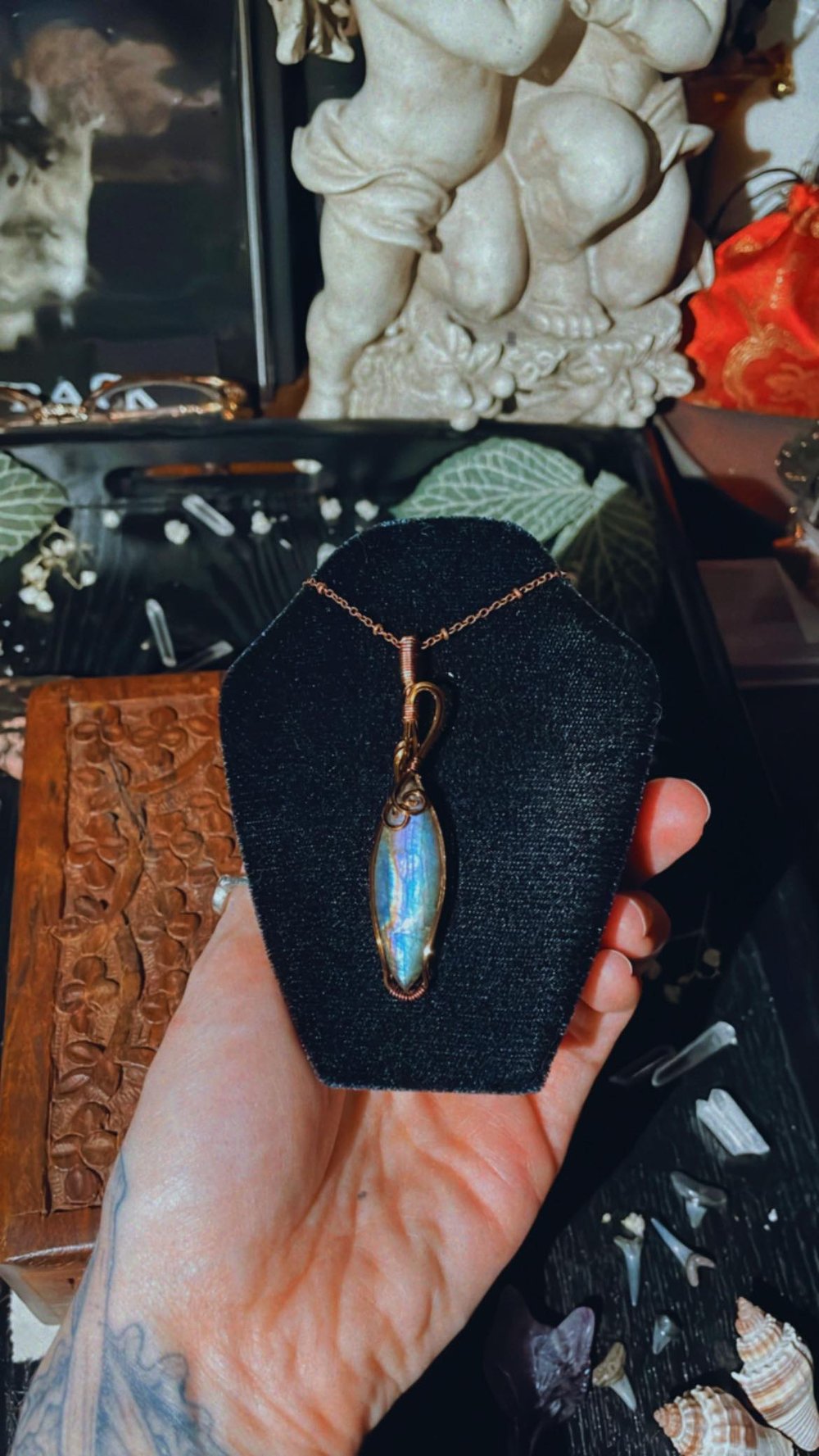 narrow multicolor labradorite necklace
